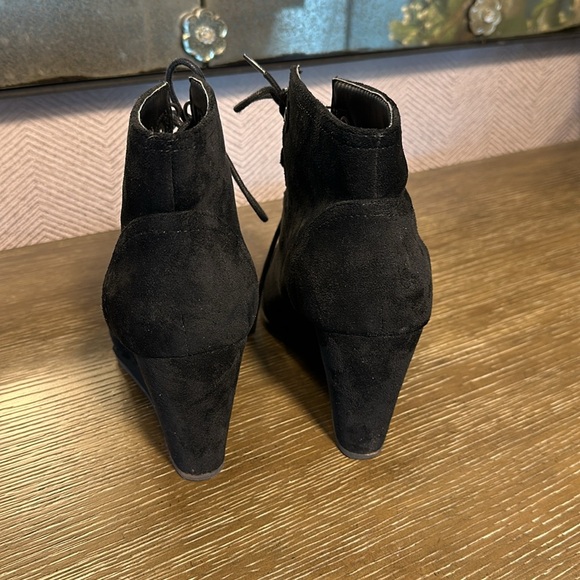 Madden Girl edgy ankle wedged boots - Picture 4 of 8